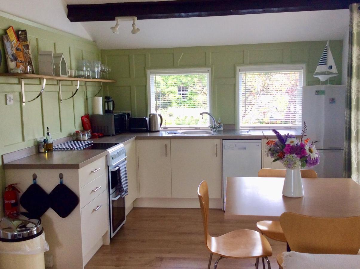 Beech Hut - A Streamside Family Escape Near Salcombe And Beaches South Milton Ngoại thất bức ảnh